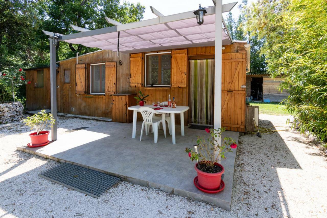 Le Chalet De L'Uzege - Piscine, Detente Et Ballades Belvézet Exterior foto